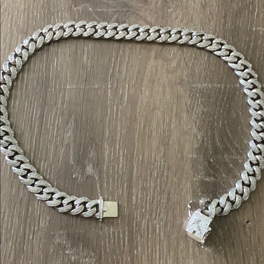 WHITE GOLD CUBAN LINK